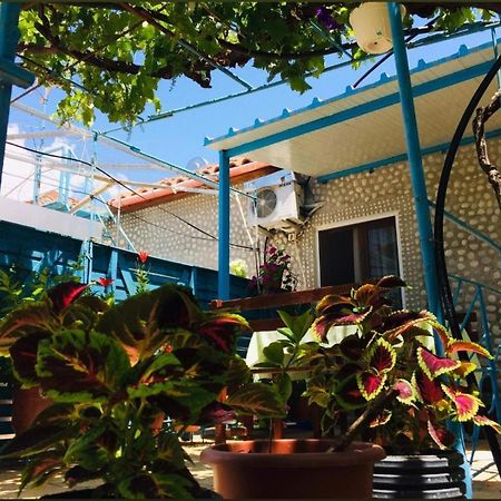 Relaxation Place Hotel Himare Bagian luar foto