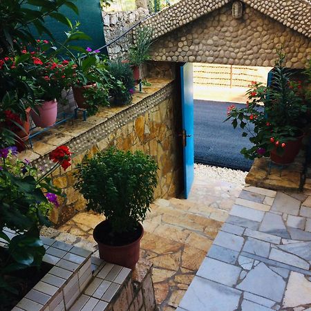 Relaxation Place Hotel Himare Bagian luar foto