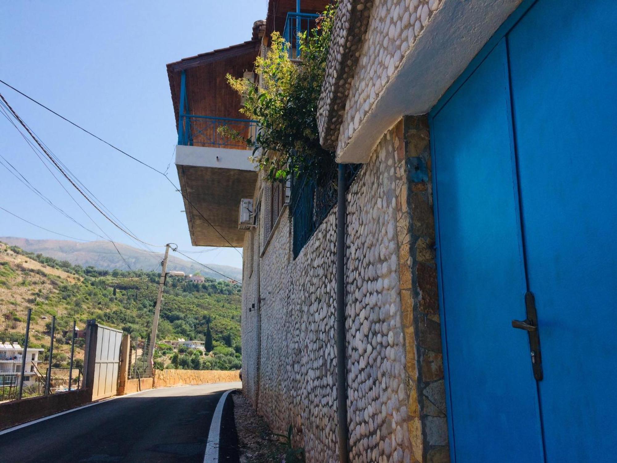 Relaxation Place Hotel Himare Bagian luar foto