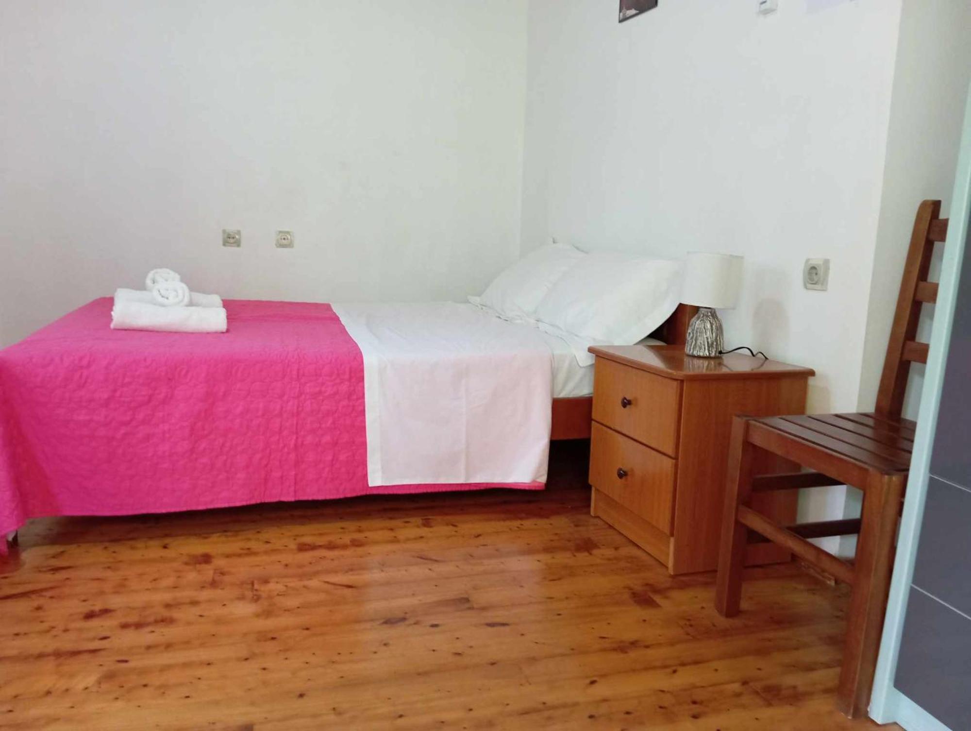 Relaxation Place Hotel Himare Bagian luar foto