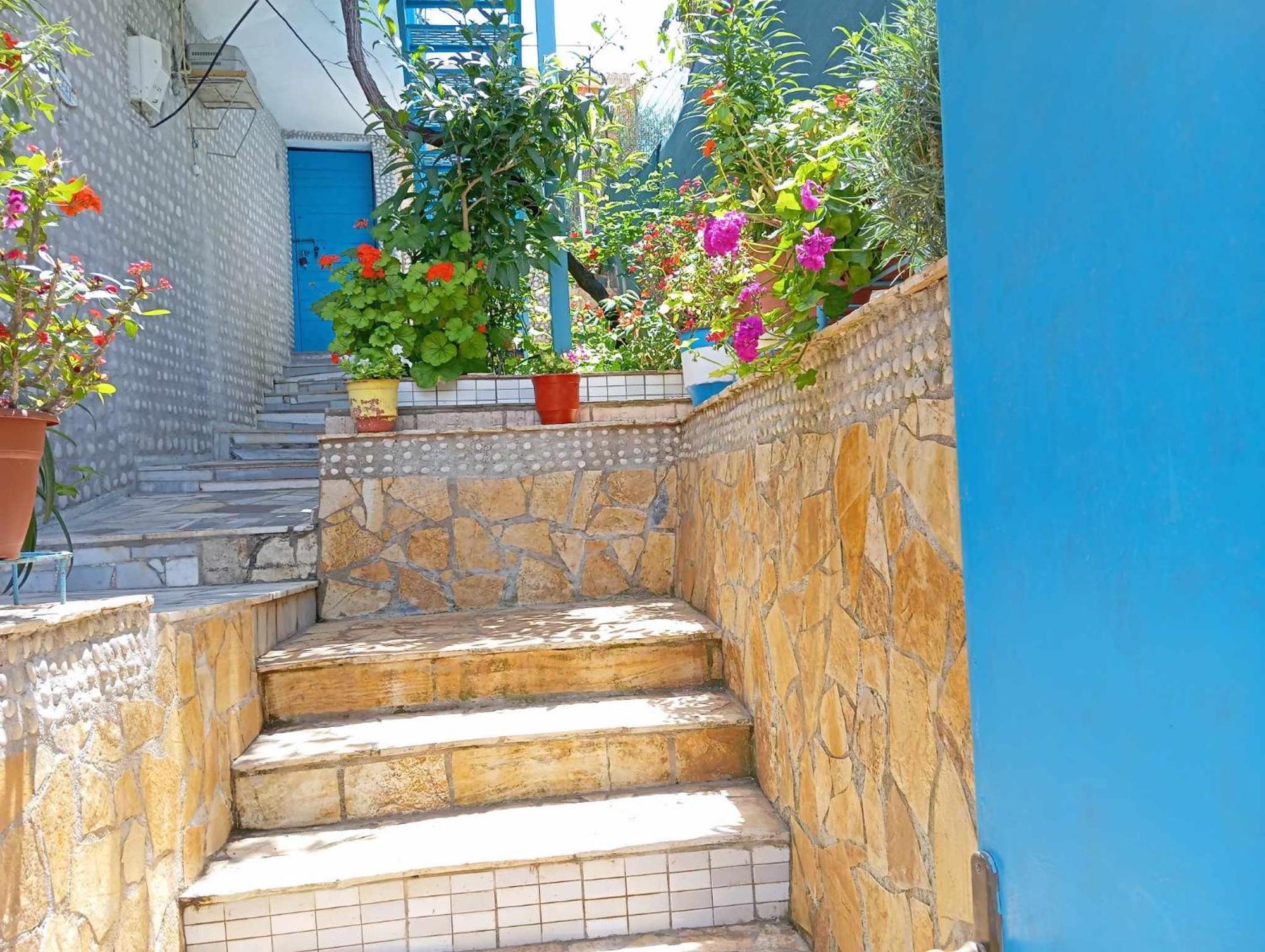 Relaxation Place Hotel Himare Bagian luar foto