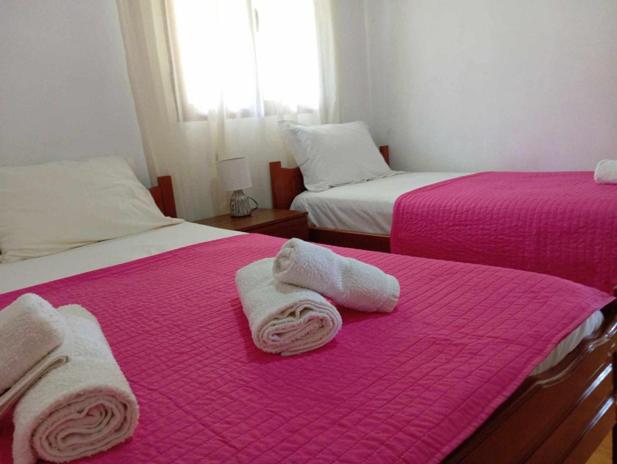 Relaxation Place Hotel Himare Bagian luar foto