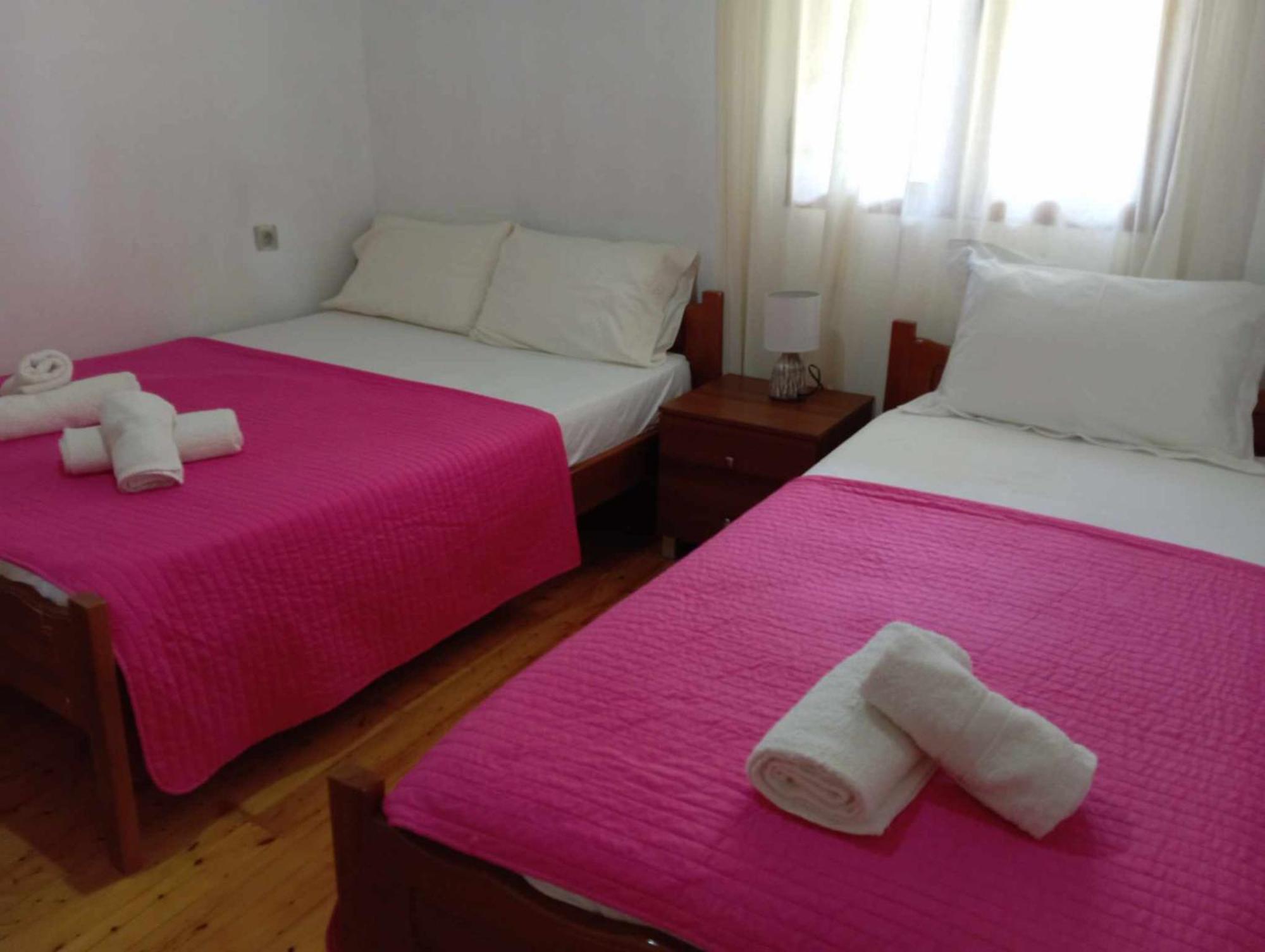Relaxation Place Hotel Himare Bagian luar foto