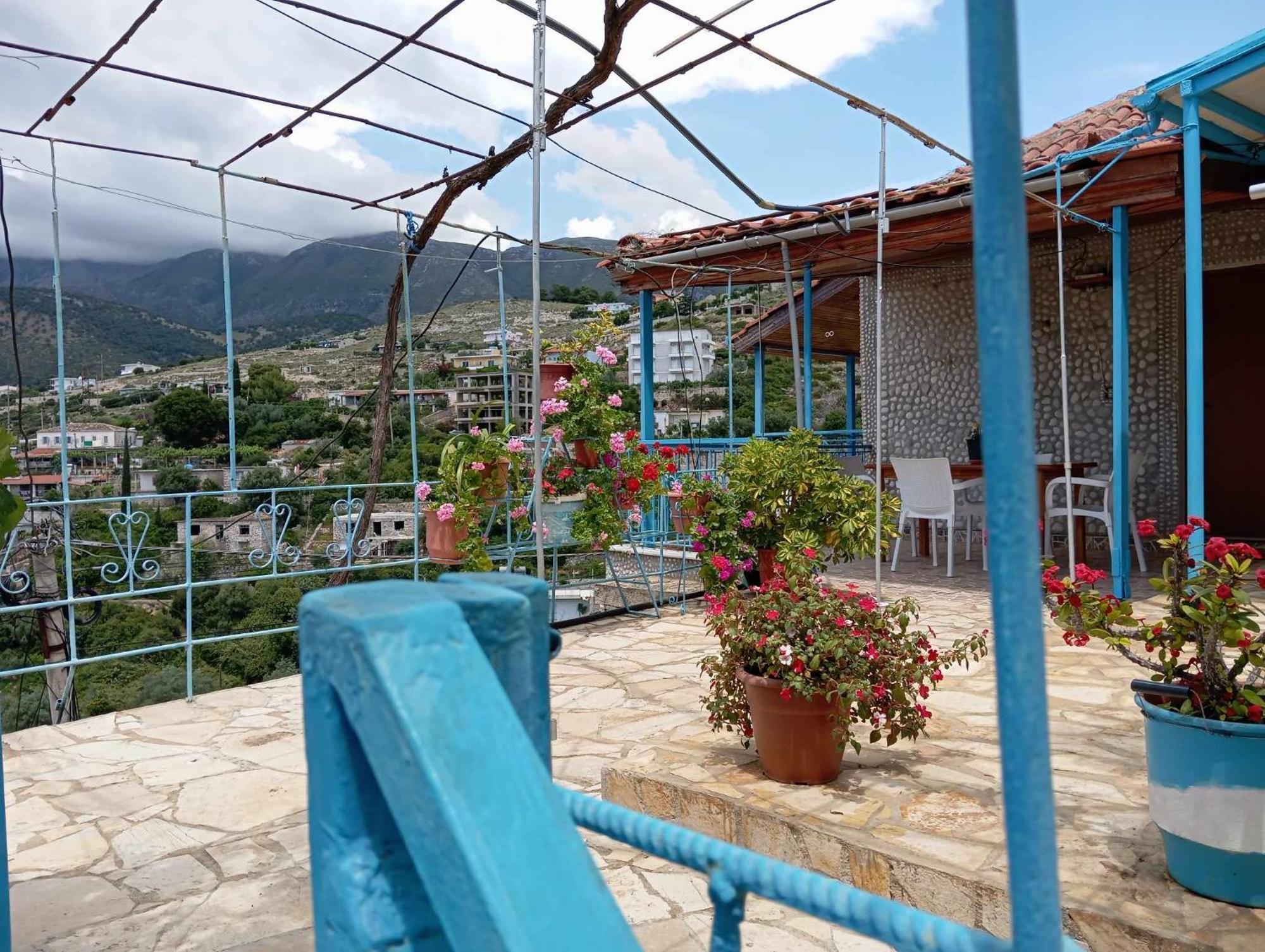 Relaxation Place Hotel Himare Bagian luar foto