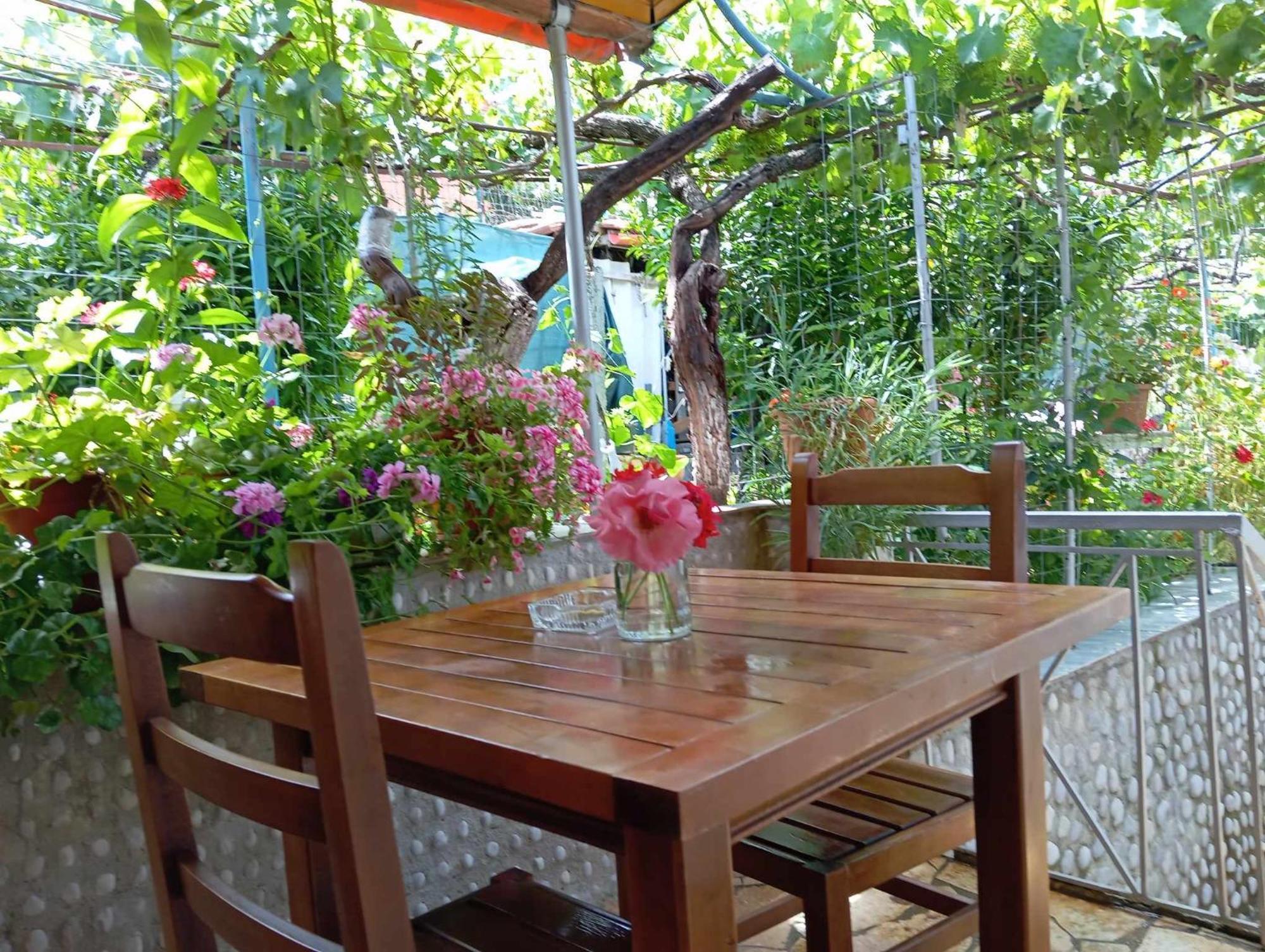 Relaxation Place Hotel Himare Bagian luar foto